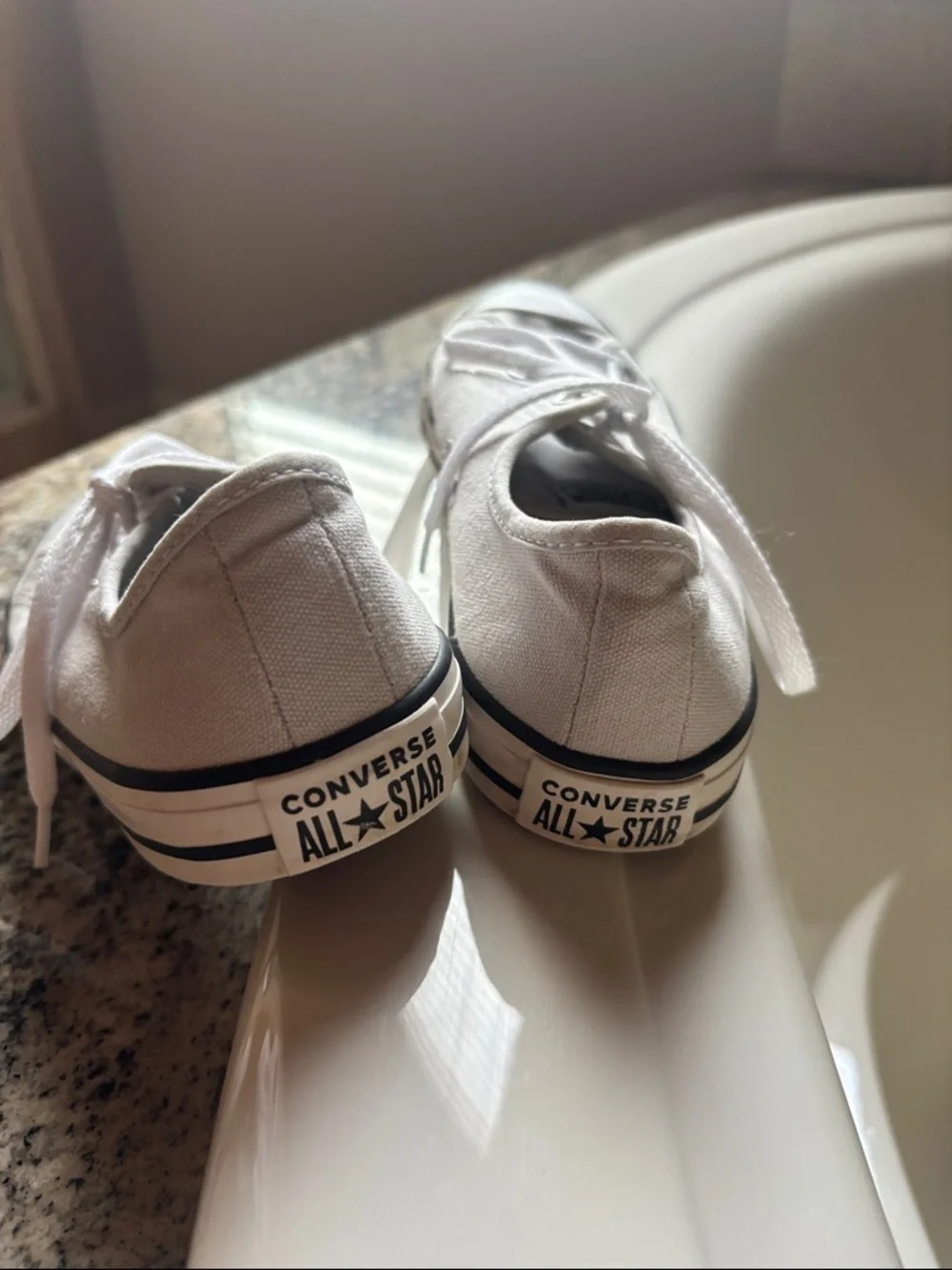 Converse - Picture 4 of 4